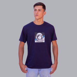 camiseta astronauta azul marinho em malha de algodão